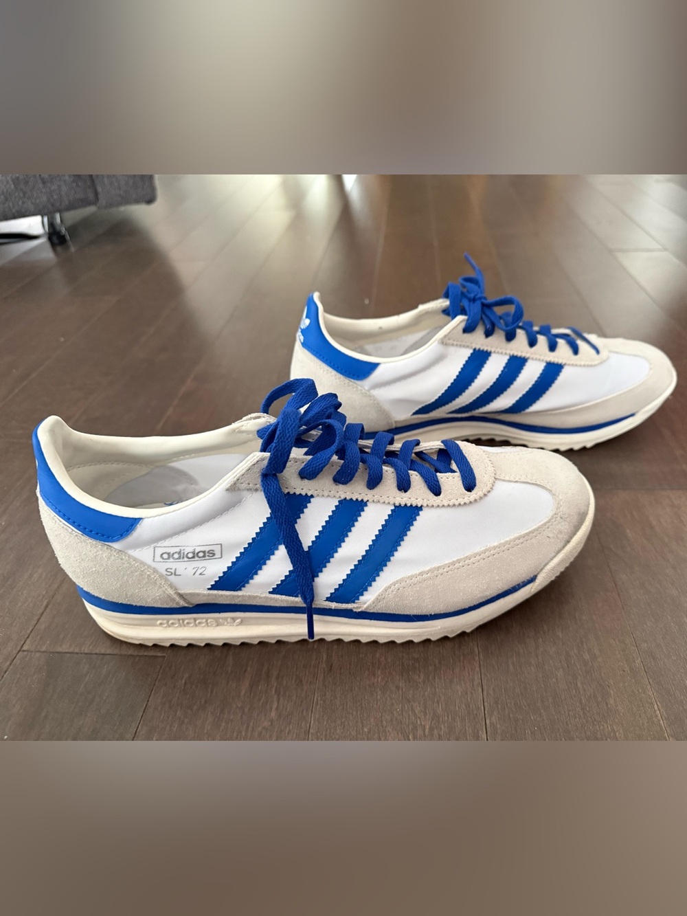 Adidas Men’s White and Blue SL 72 Retro Sneakers, size 9.5